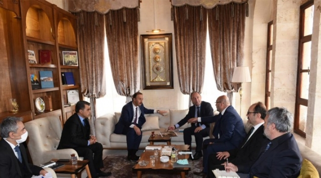 Vali Erin,BM heyetiyle Barış Pınarı'nı değerlendirdi