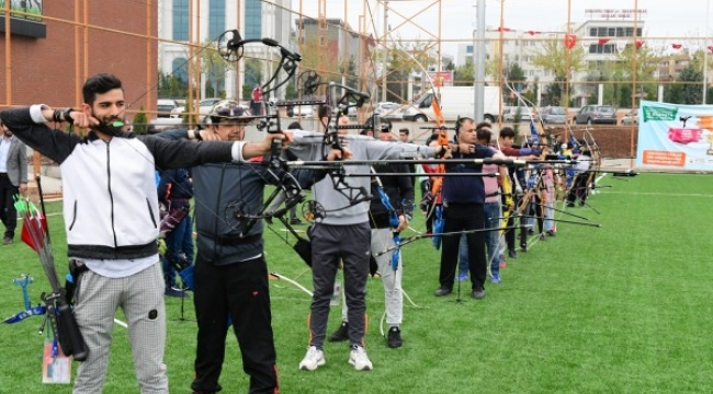 Ata sporu okçuluk turnuvasına yoğun ilgi 