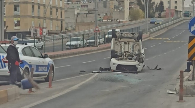 Şanlıurfa'da otomobil takla attı ;