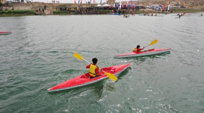 Şanlıurfa'daki kurumdan Suriye'de kano festivali;