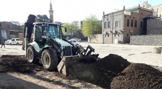 Siverek'te beton yol çalışmaları sürüyor;