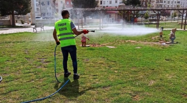 Viranşehir'de haşerelerle mücadele sürüyor;