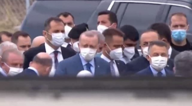 Başkan erdoğan kanal istanbul porjesi içinde yer alan köprünün temelini atıyor.;
