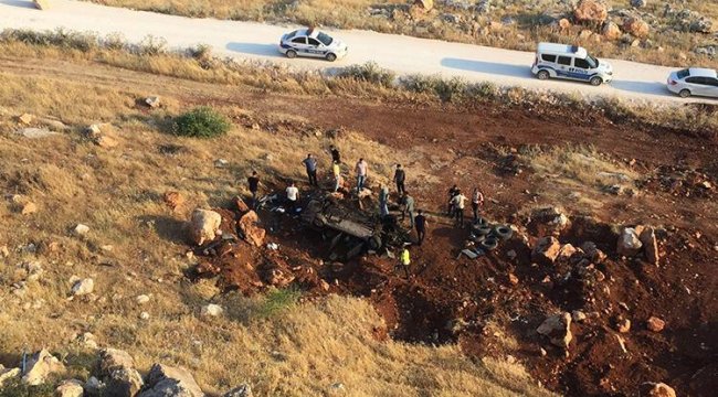 Halfeti de Otomobili uçuruma yuvarlandı! Ertesi gün fark edilip çıkarıldı