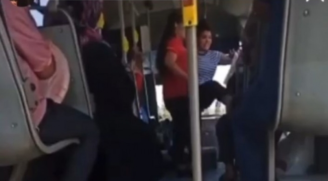 Şanlıurfa'da Genç Kız Otobüse Hem Maskesiz Bindi Hem Kavga Çıkardı;