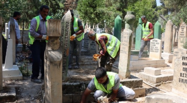 Şanlıurfa'da Mezarlıklar Bayram Ziyaretlerine Hazırlanıyor;