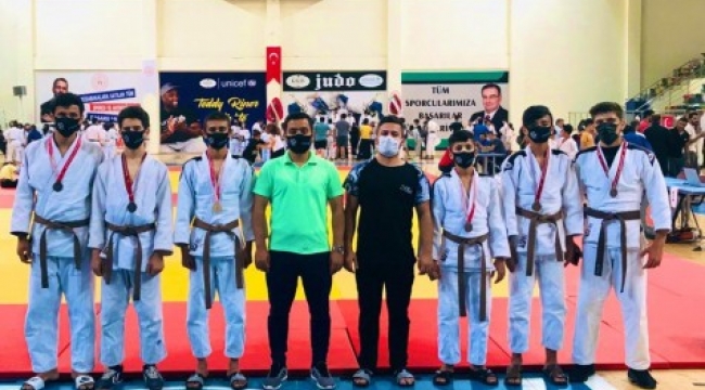 Şanlıurfa'lı Sporcılar Madalyalarla Döndüler