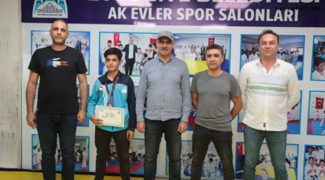 Başkan Kuş; Akevler'de Şampiyon Sporcularını Ödüllendirdi;