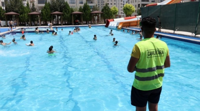 Karaköprü'de Yüzme Havuzu Hizmete Başladı;
