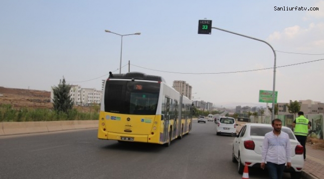  Şanlıurfa'da radarlı hız tesbit göstergesi takıldı ;