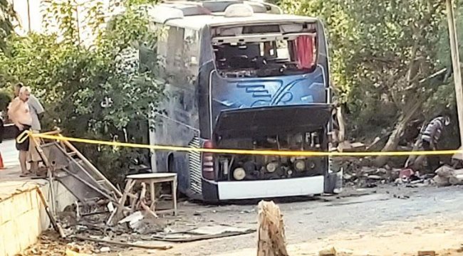Şehirler Arası Otobüsüyle Feci kaza! 37 yaralı