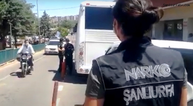 Şanlıurfa'da Uyuşturucu Tacirlerine Baskın Yapıldı 3 Kişi Gözaltında;