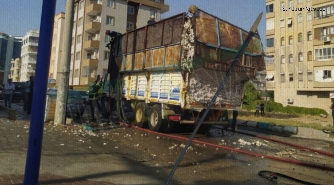 Şanlıurfa da Pamuk yüklü kamyonda yangın ;