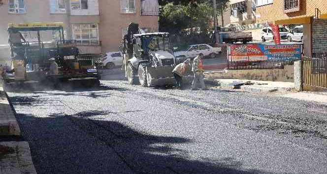 Haliliye'de 6 mahallede yol yapım çalışması;