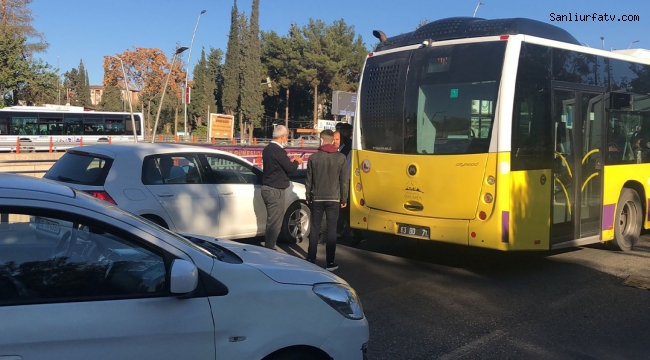 Şanlıurfa'da Şehir içi Otobüs Kazası Trafiği Kilitledi;