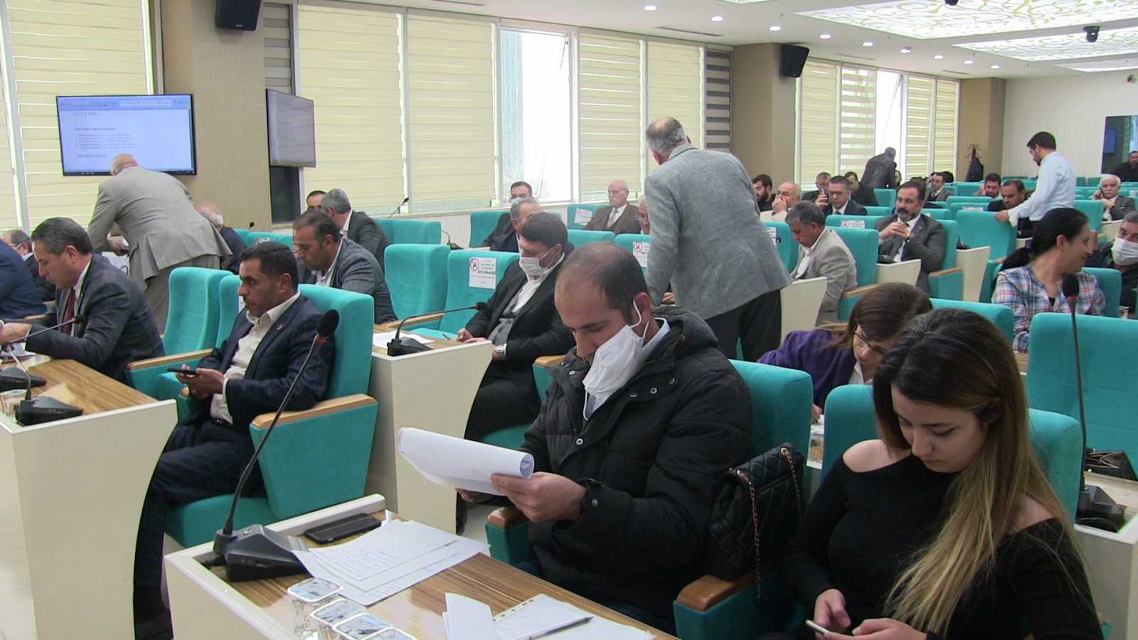 Mecliste Suruç Belediyesinin bütçesi görüşülürken tartışma çıktı;