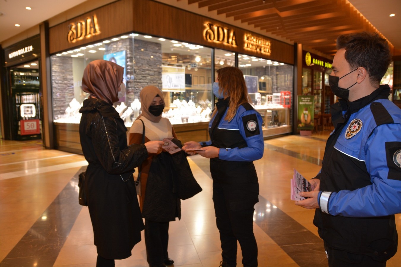 Şiddete göz yumma! Urfa polisi KADES'i tanıttı;