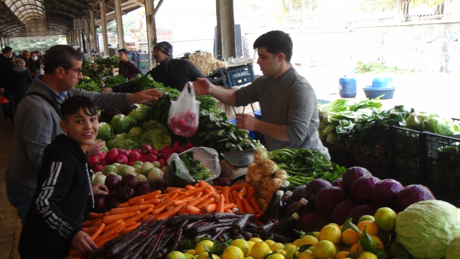 Şanlıurfa'da hem alıcı hem de satıcı memnun değil;