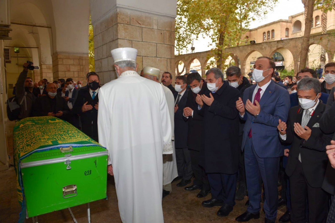 Güllüoğlu’nun naaşı Balıklıgöl Platosu'ndaki aile mezarlığına nakledildi;