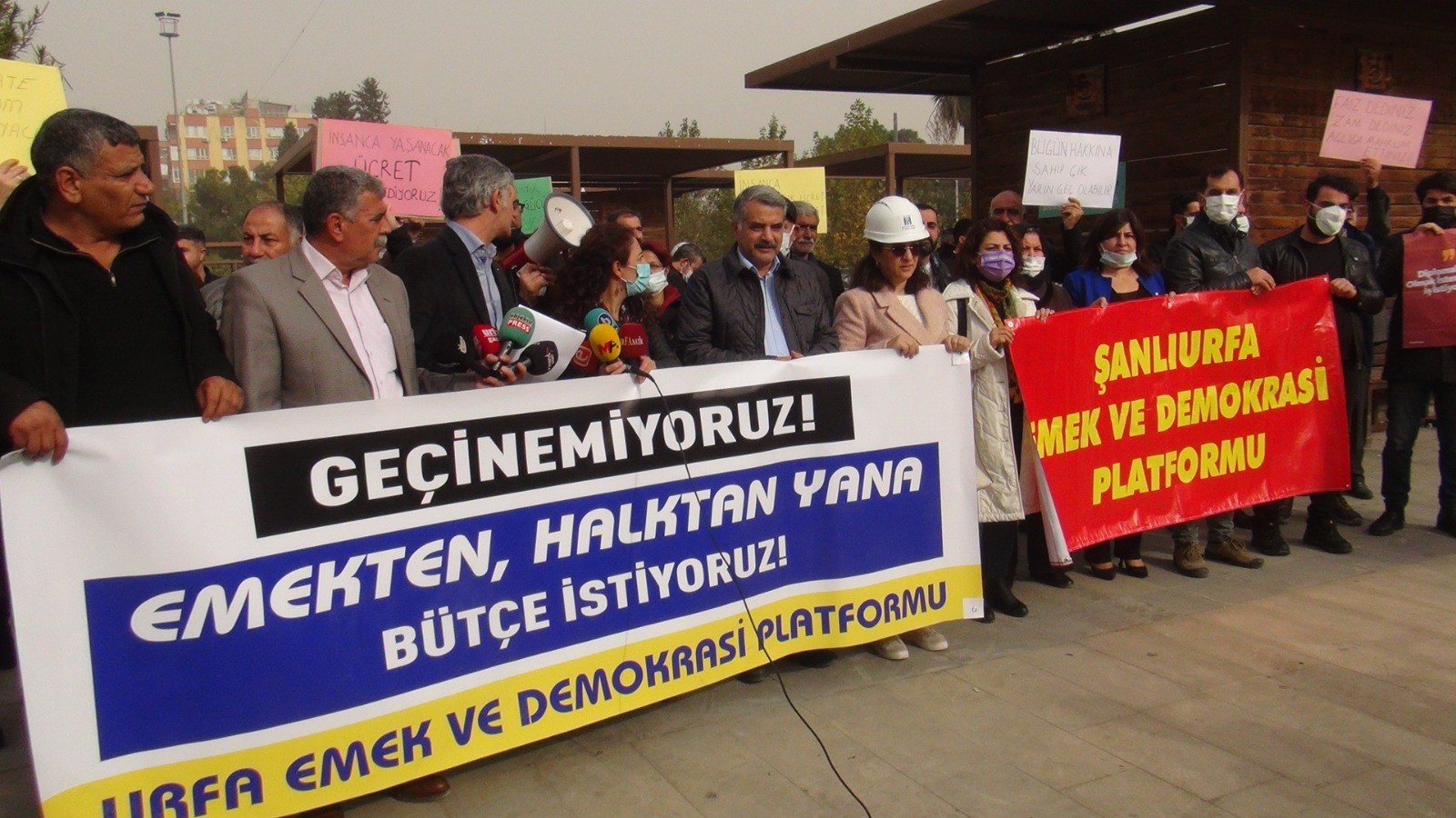 Urfa’daki platformun zam isyanı: “Geçinemiyoruz”;