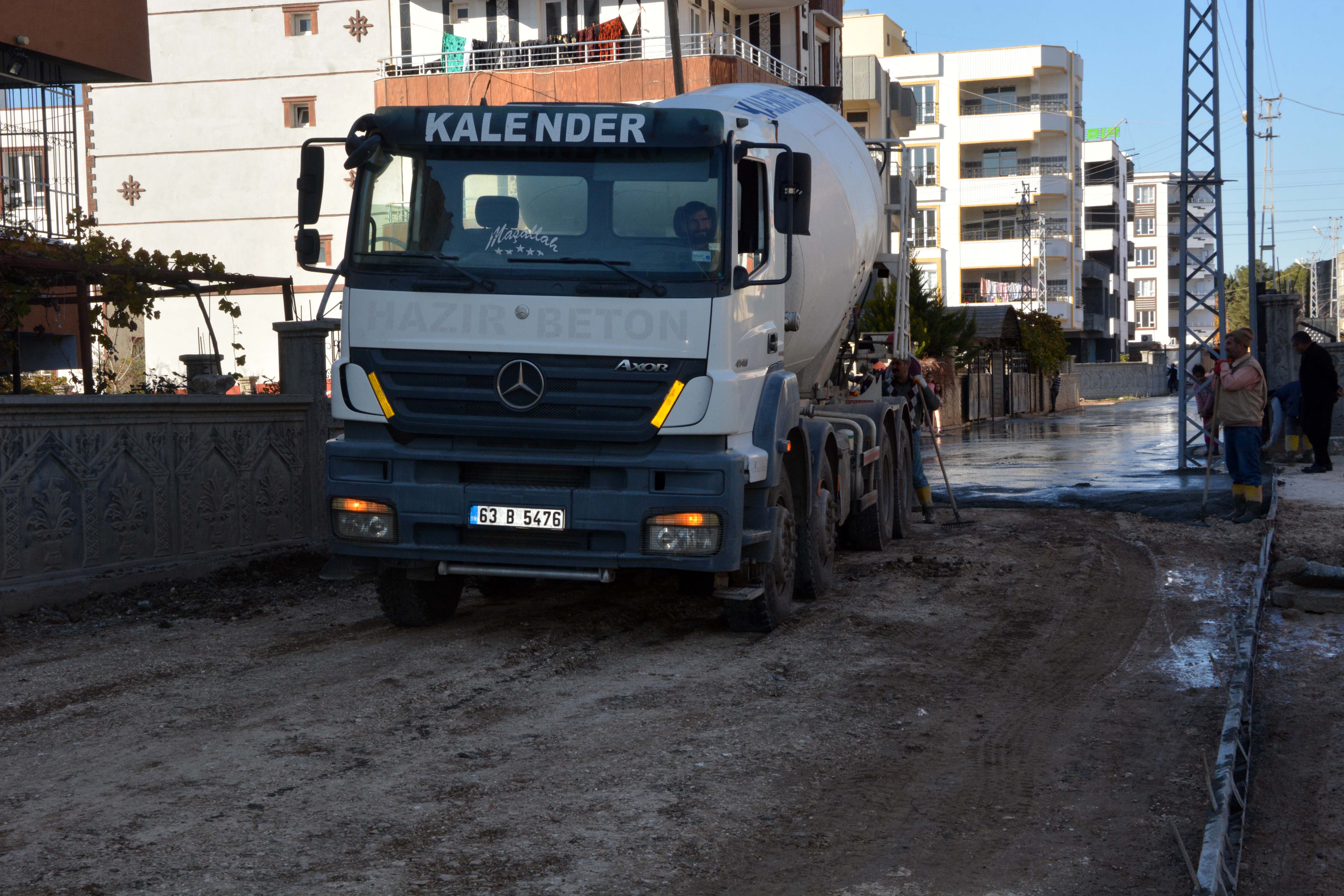 Siverek’te bu mahallede üst yapı çalışmaları başladı;