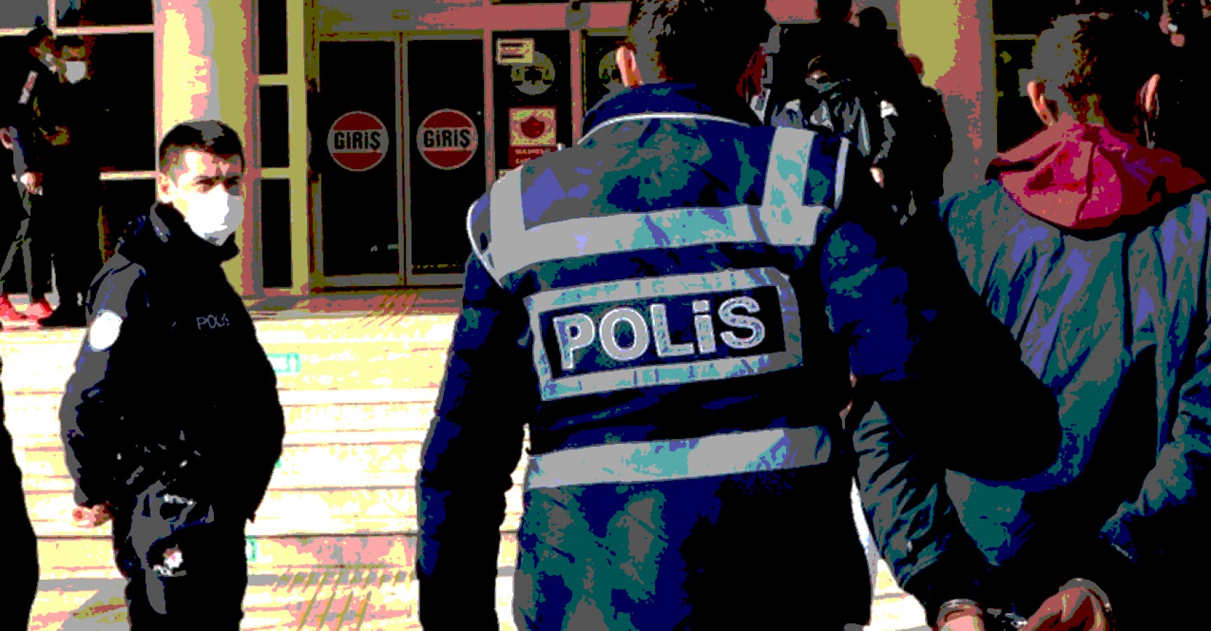 İzmir'de operasyon, Urfa'da gözaltı!;