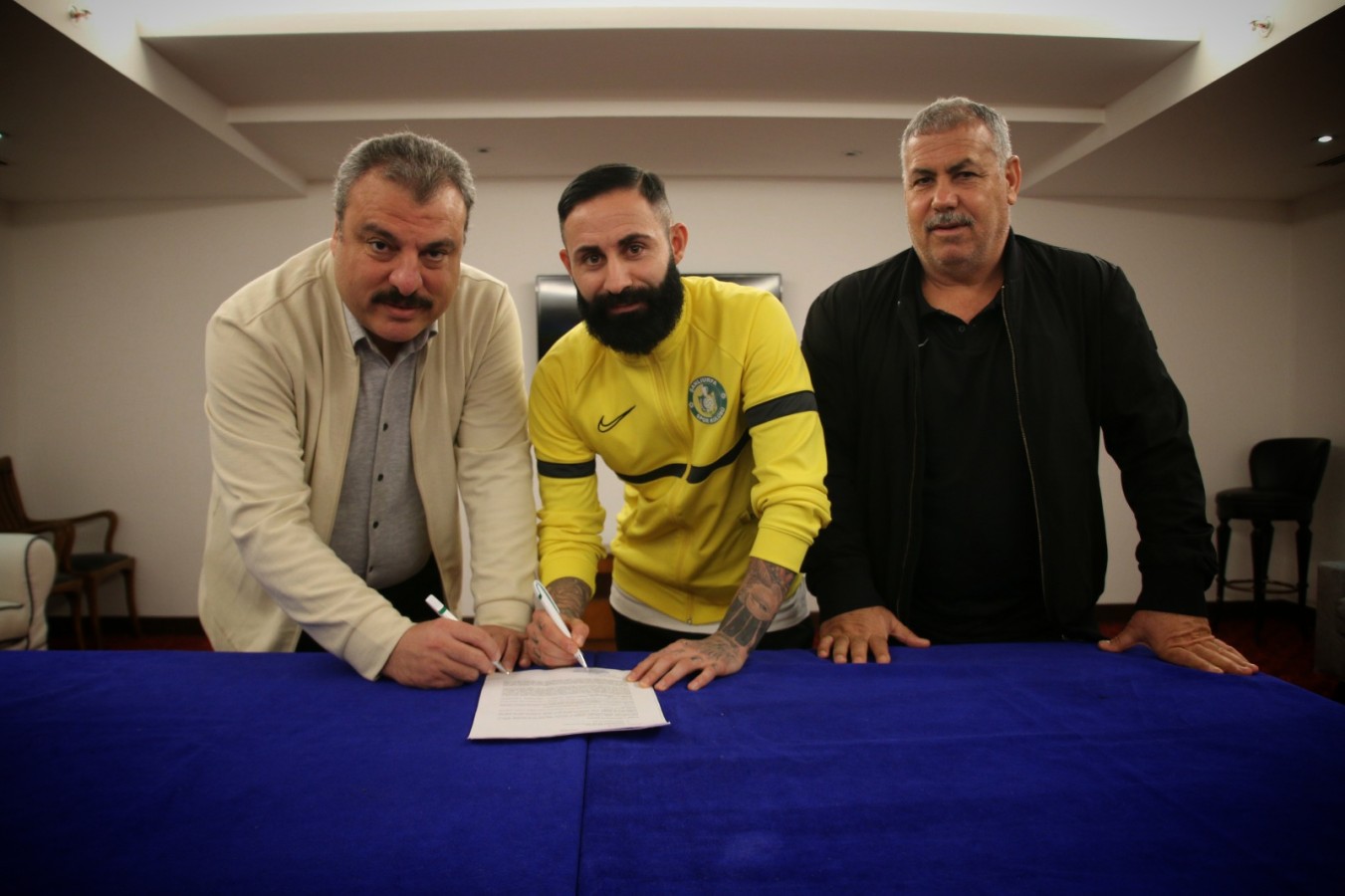 Şanlıurfaspor bir futbolcuyu daha kadrosuna kattı;