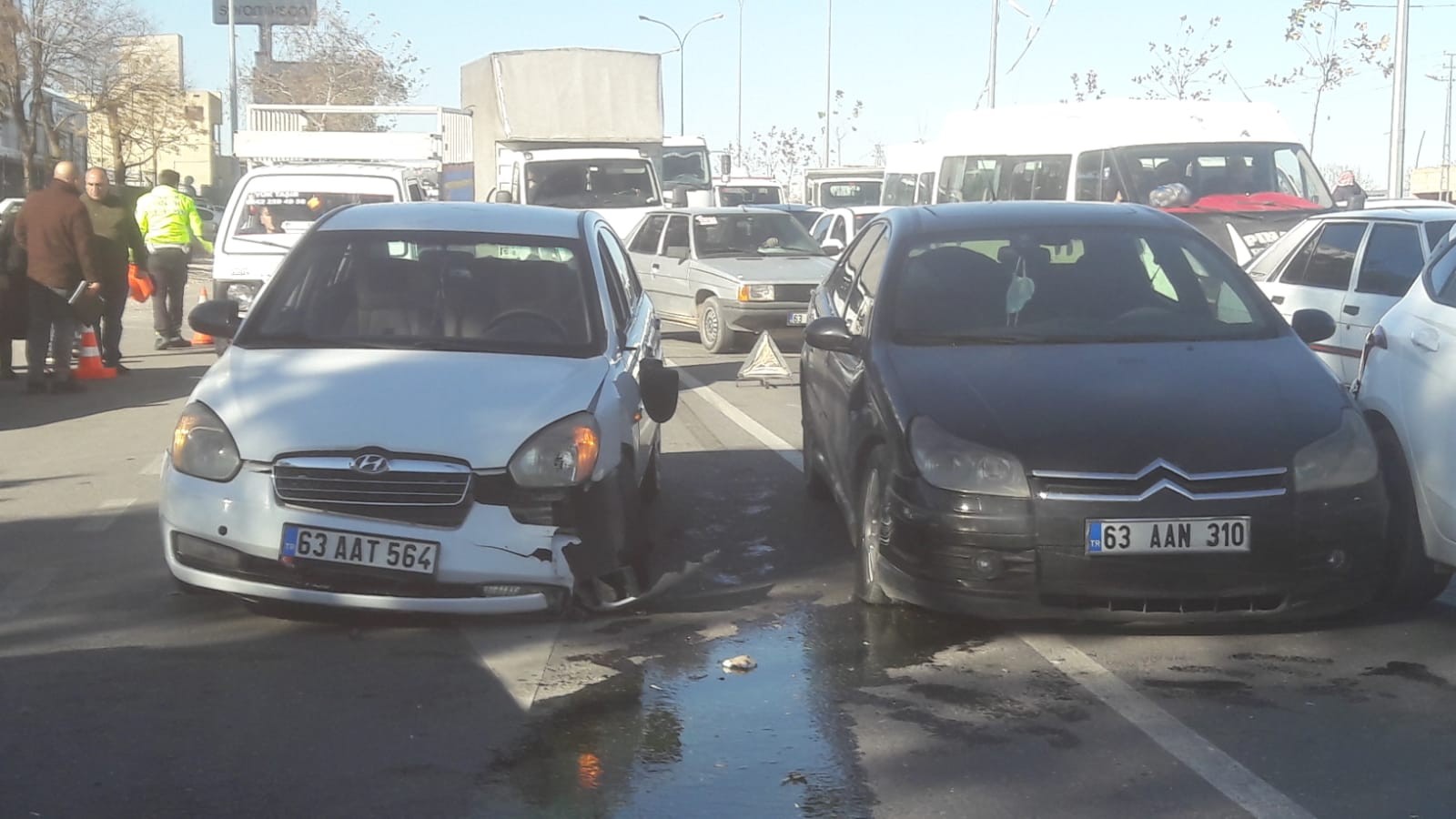 Şanlıurfa'da hatalı sollama kaza getirdi!;