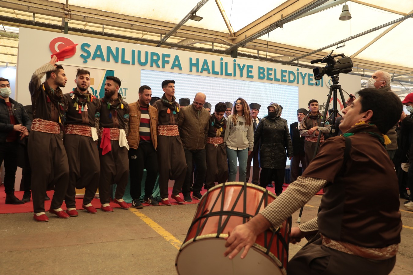 Haliliye Belediyesi İzmir’deki Şanlıurfa Tanıtım Günleri’ne katıldı;