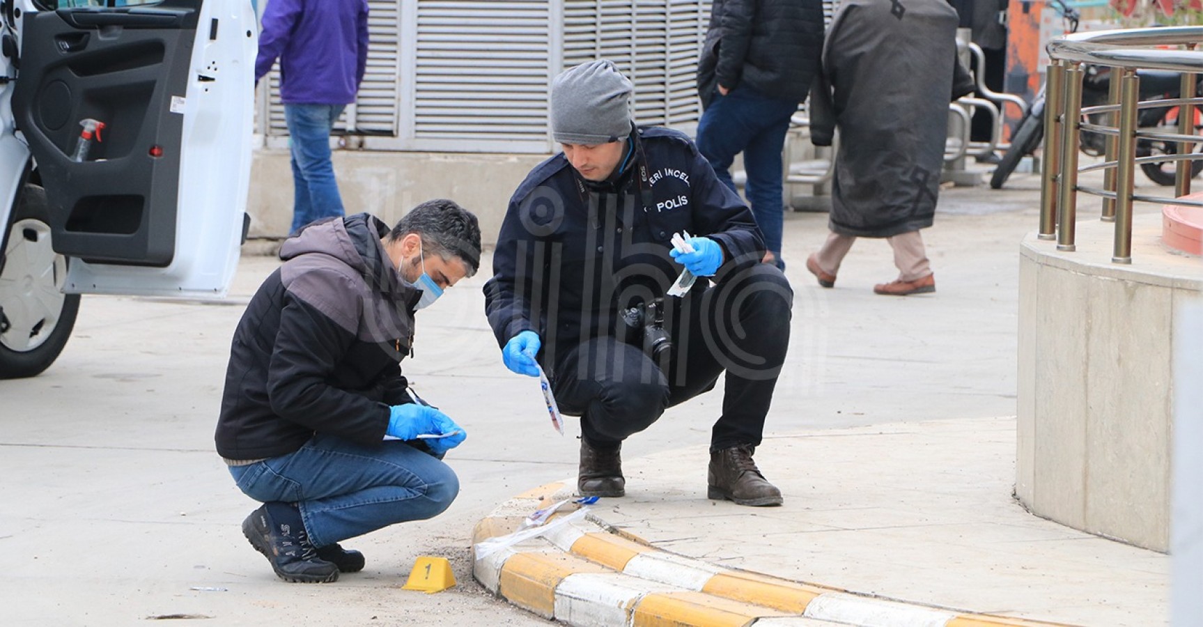 Hastanede pompalı tüfekle kavga: Yaralılar var;