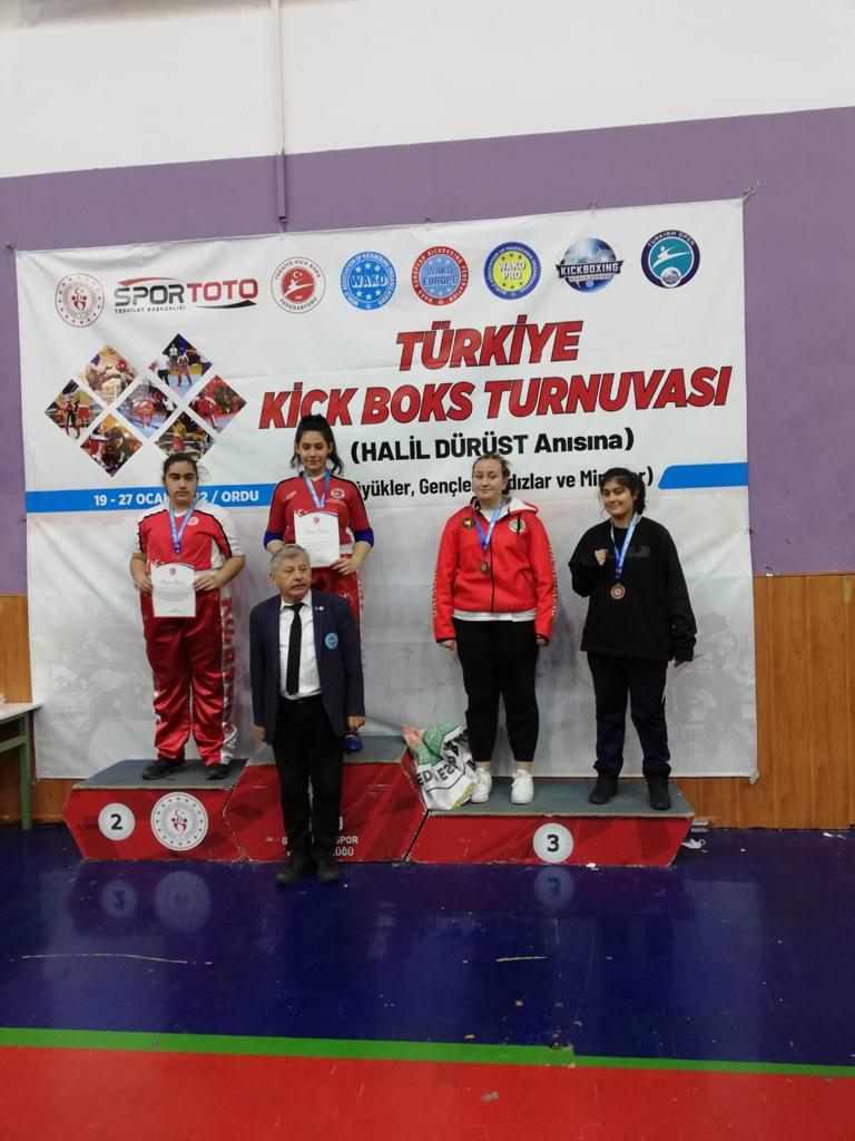 Haliliye Belediyesi’nin sporcularından madalya yağmuru;