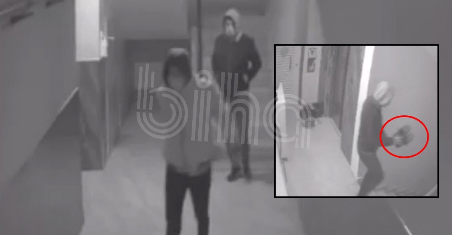 Urfa’da apartmandaki ayakkabı hırsızlığı kameraya yansıdı;