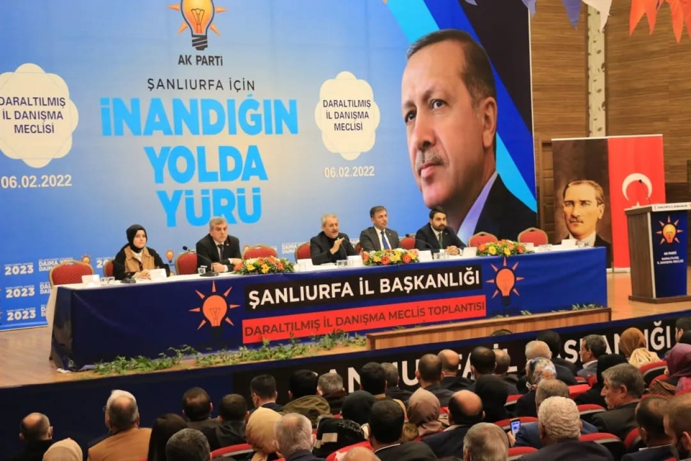 AK Parti Şanlıurfa'dan istişare için yeni toplantı formatı!;