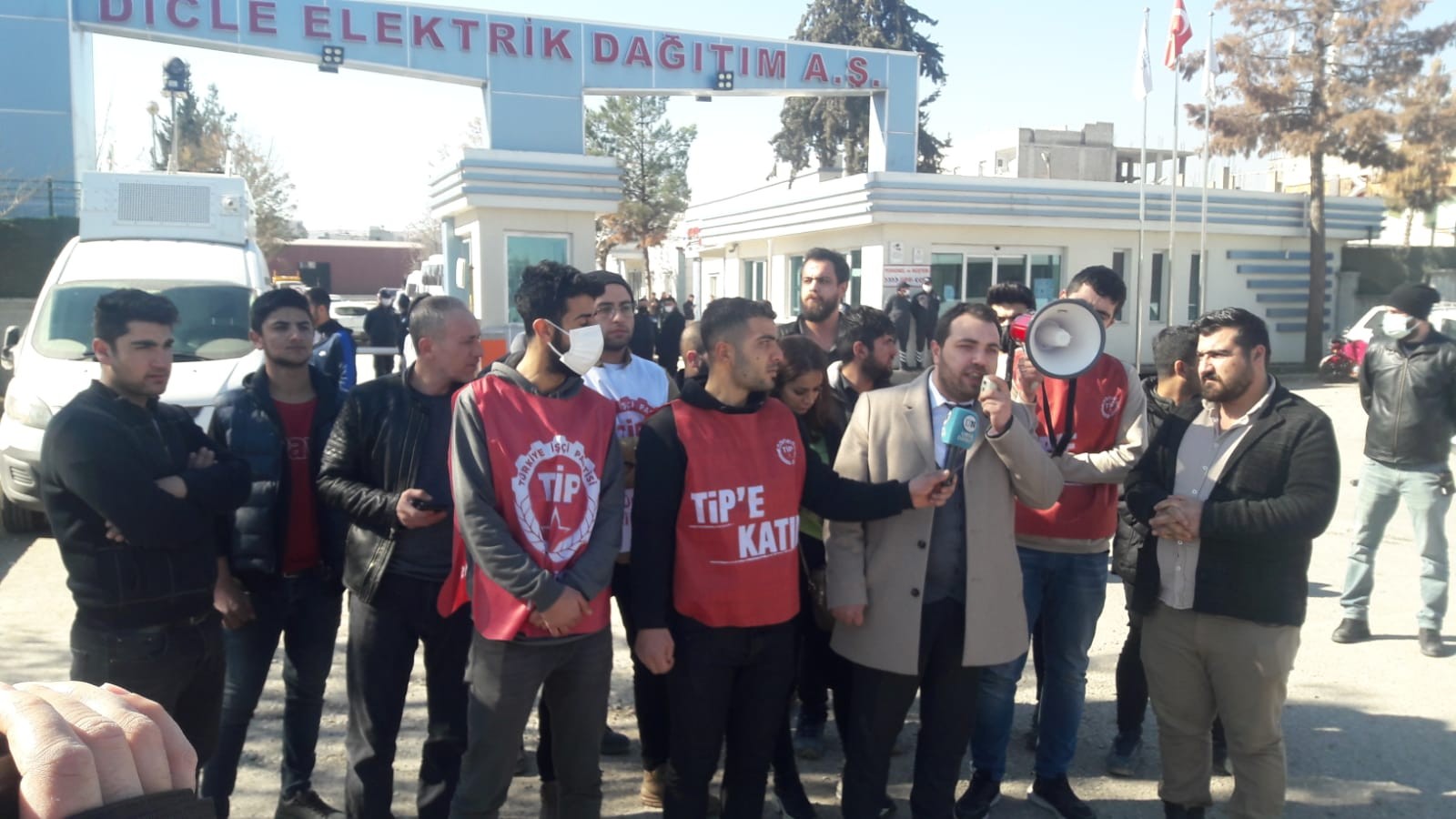 Urfa’da TİP elektrik faturalarını protesto etti;