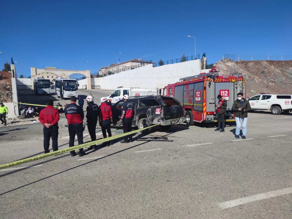 Halk otobüsüyle AFAD aracı çarpıştı: 1 ölü, 3 yaralı;