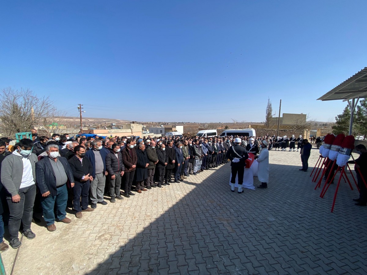 Görev başında hayatını kaybeden Urfalı polis defnedildi;