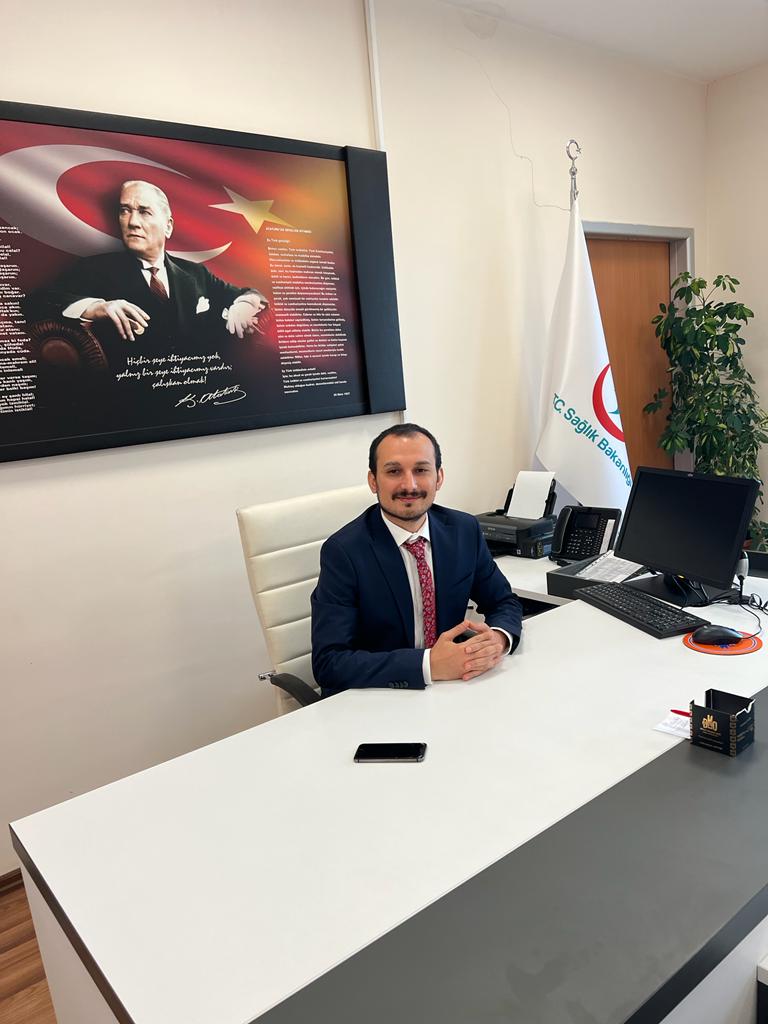 Soyadının verildiği hastaneye başhekim oldu;