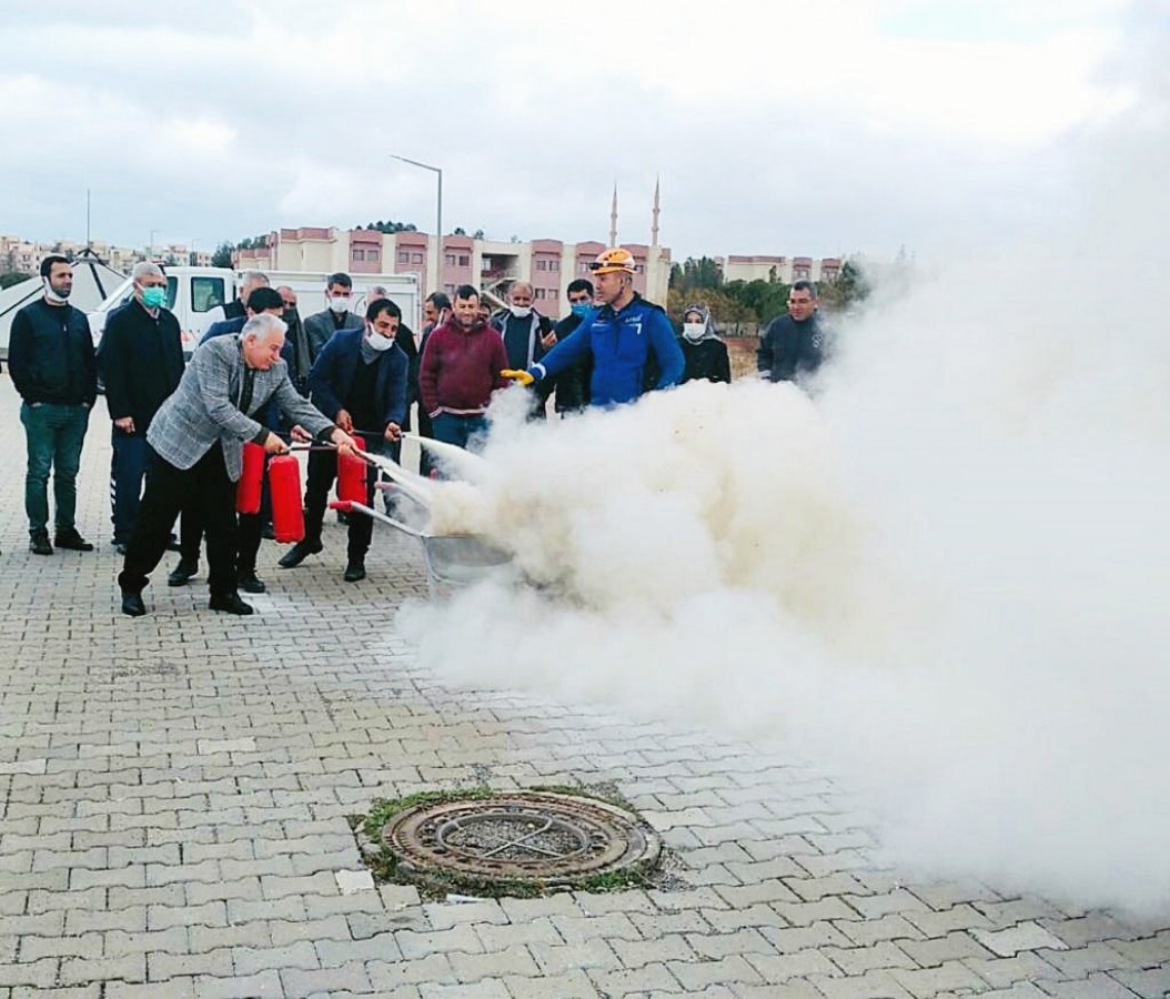 Harran Üniversitesi personellerine afet eğitimi;
