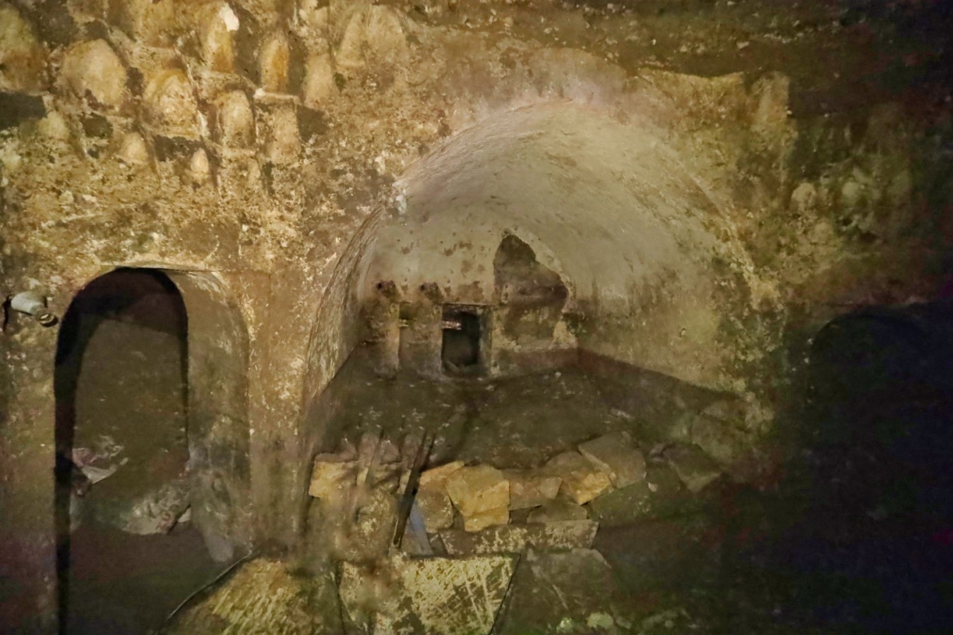 Fotoğraf sanatçısı Alican, tarihi Kızlar Hamamı’nı görüntüledi;