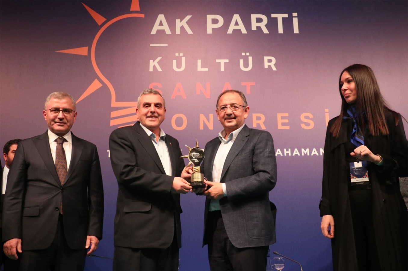 Özhaseki'den Şanlıurfa Büyükşehir Belediyesi'ne ödül;