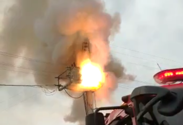 Şanlıurfa’da patlayan elektrik trafosu korkuya neden oldu;