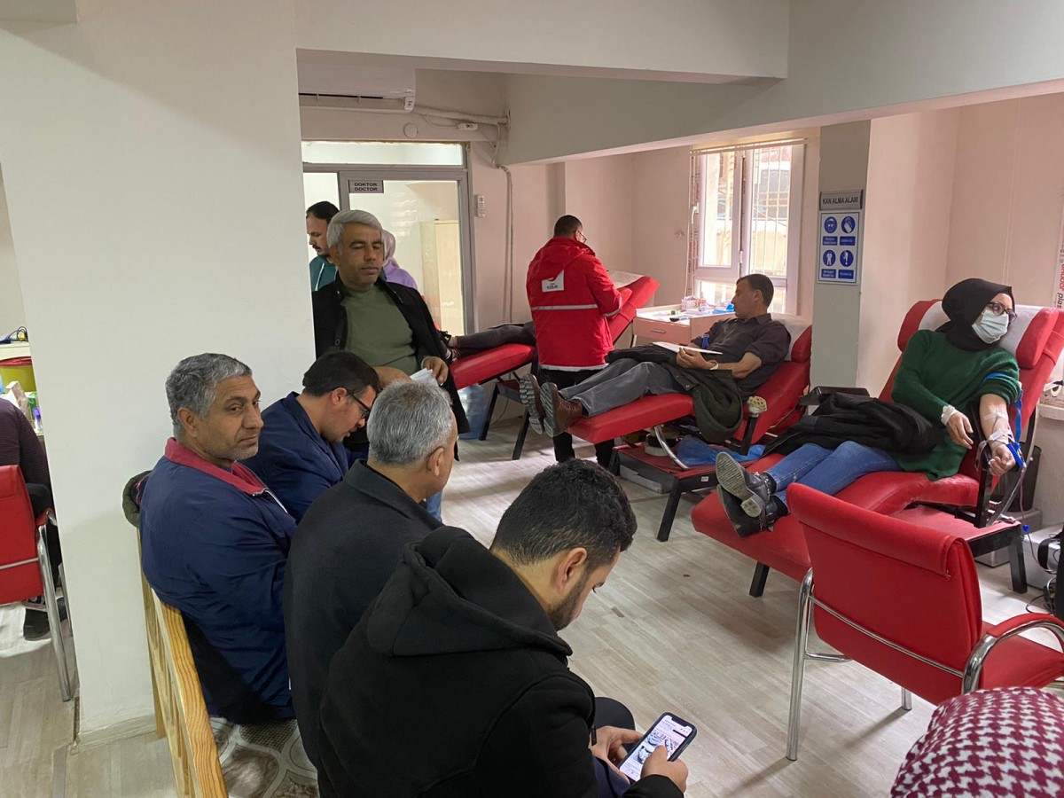 Viranşehir'de sağlıkçılar kan bağışladı;