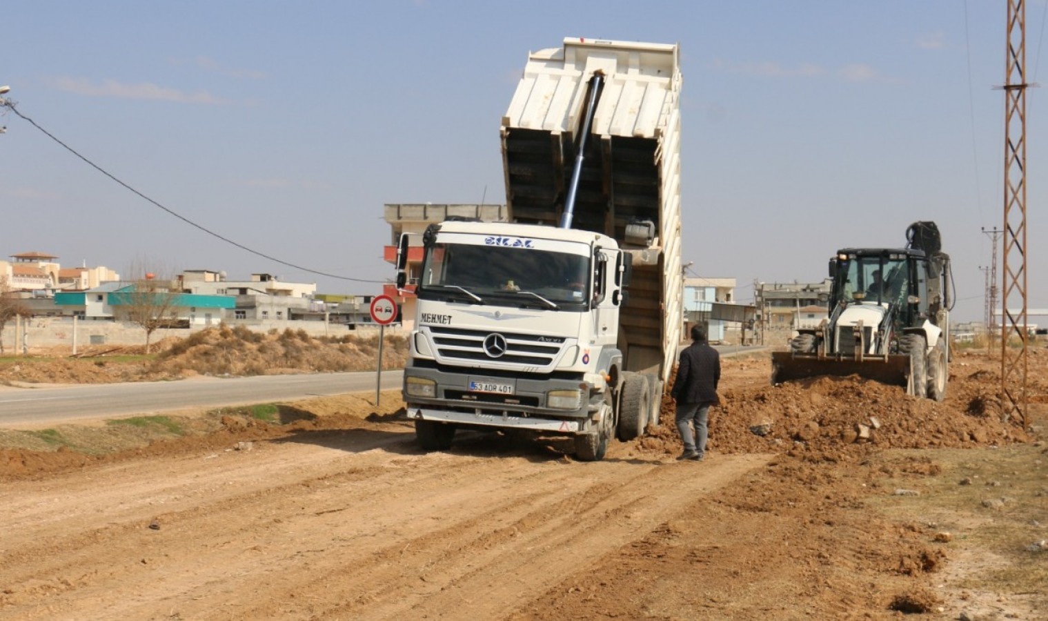 Akçakale-Suruç yolu genişletiliyor;