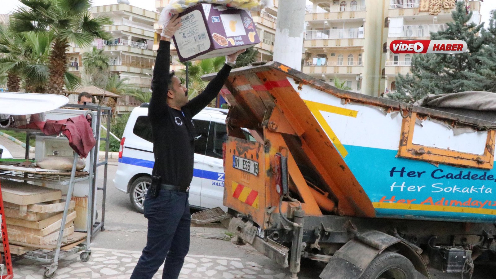 Haliliye'de tarihi geçmiş ürünleri vatandaşa yedireceklerdi!;