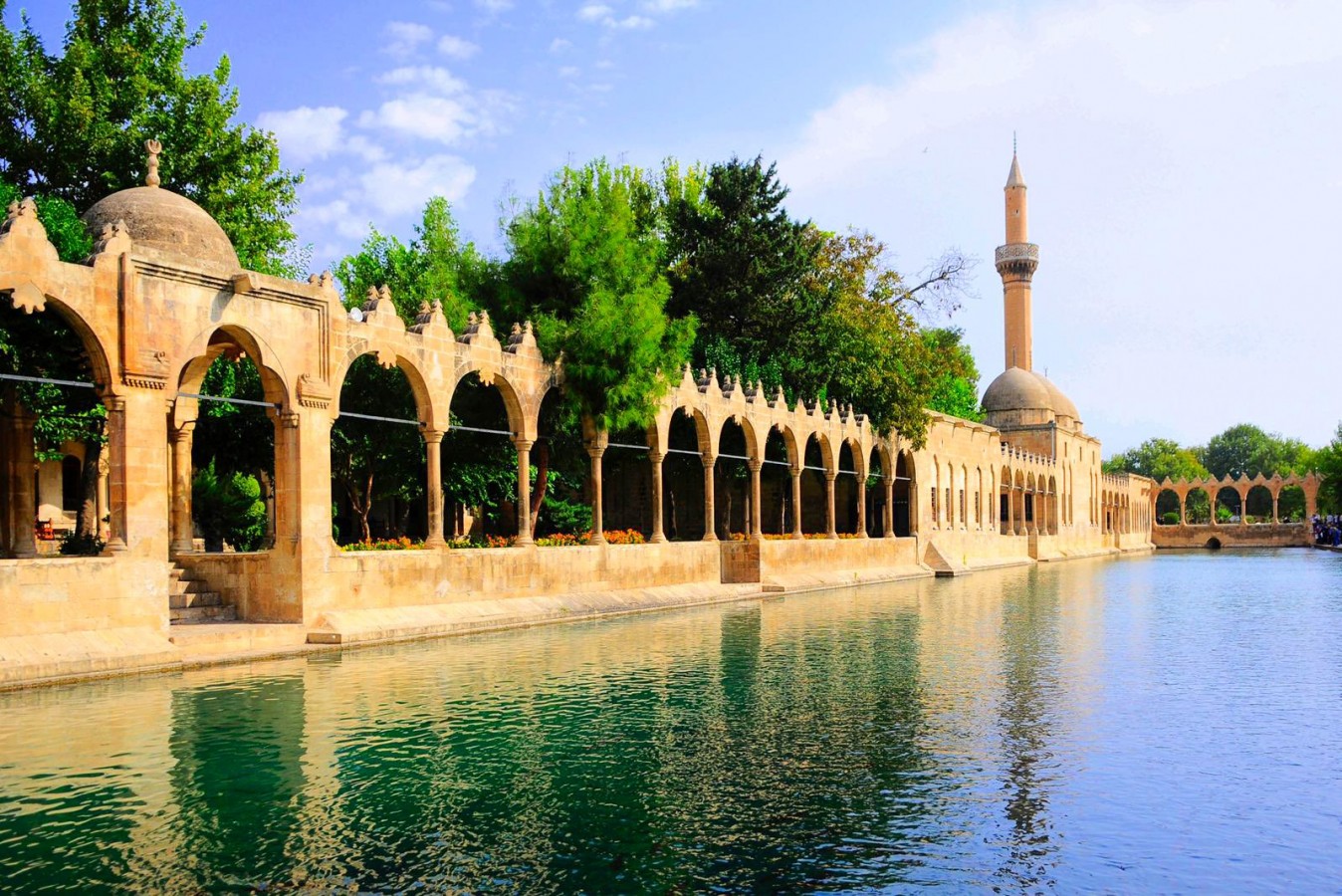 Sivas Belediyesi Urfalıları sevindirdi, Gaziantep şaşırttı;