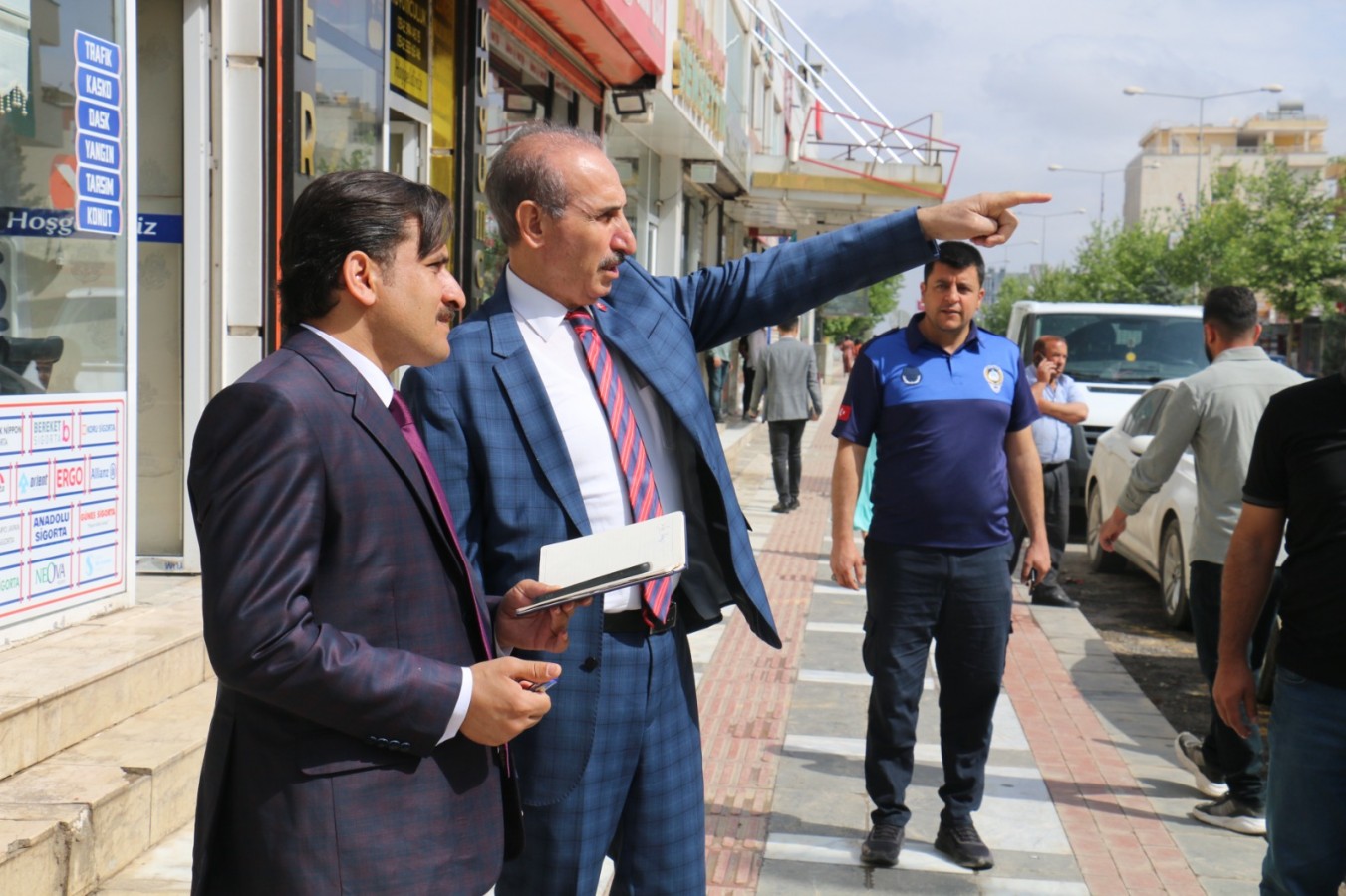 Başkan Yalçınkaya talimat verdi! İlçede tabela kirliliğinin önüne geçilecek;