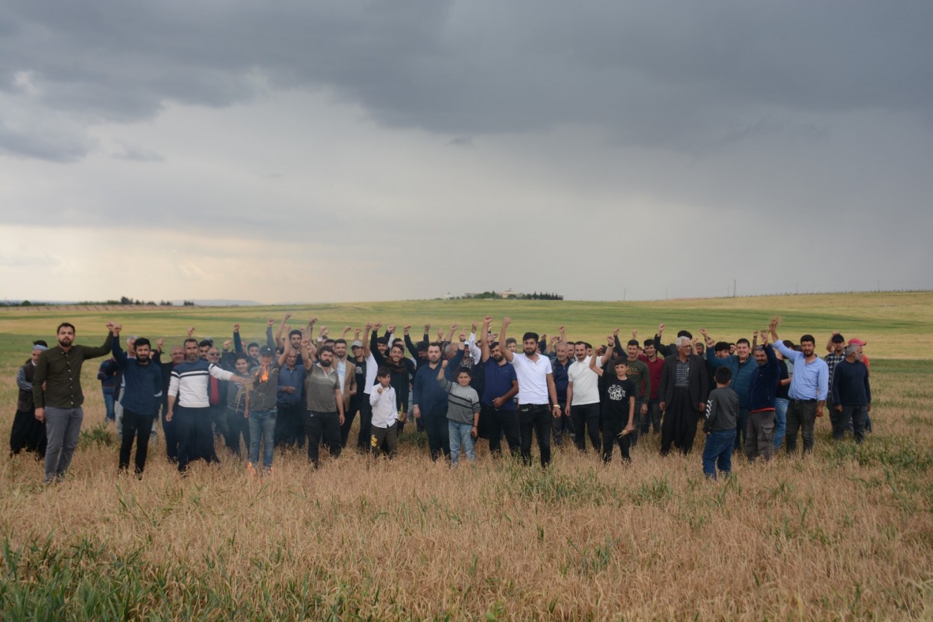 Proje mağduruyuz diyen Urfa çiftçisi eylem yaptı;