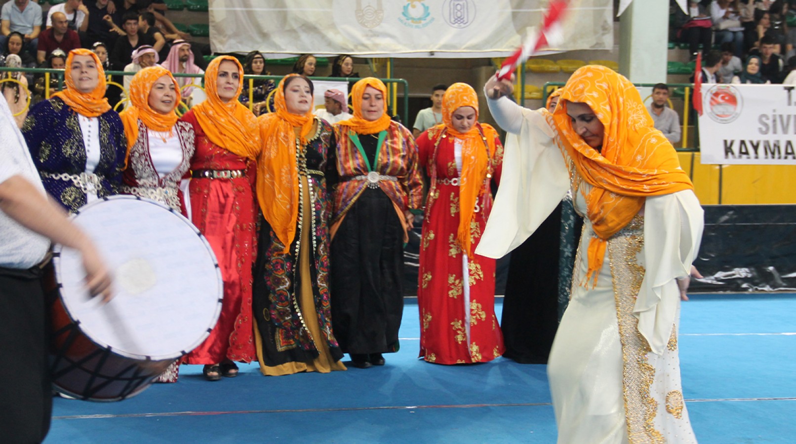 Şanlıurfa'da “Köyler Arası Mahalli Halk Oyunları Yarışması” düzenlendi;