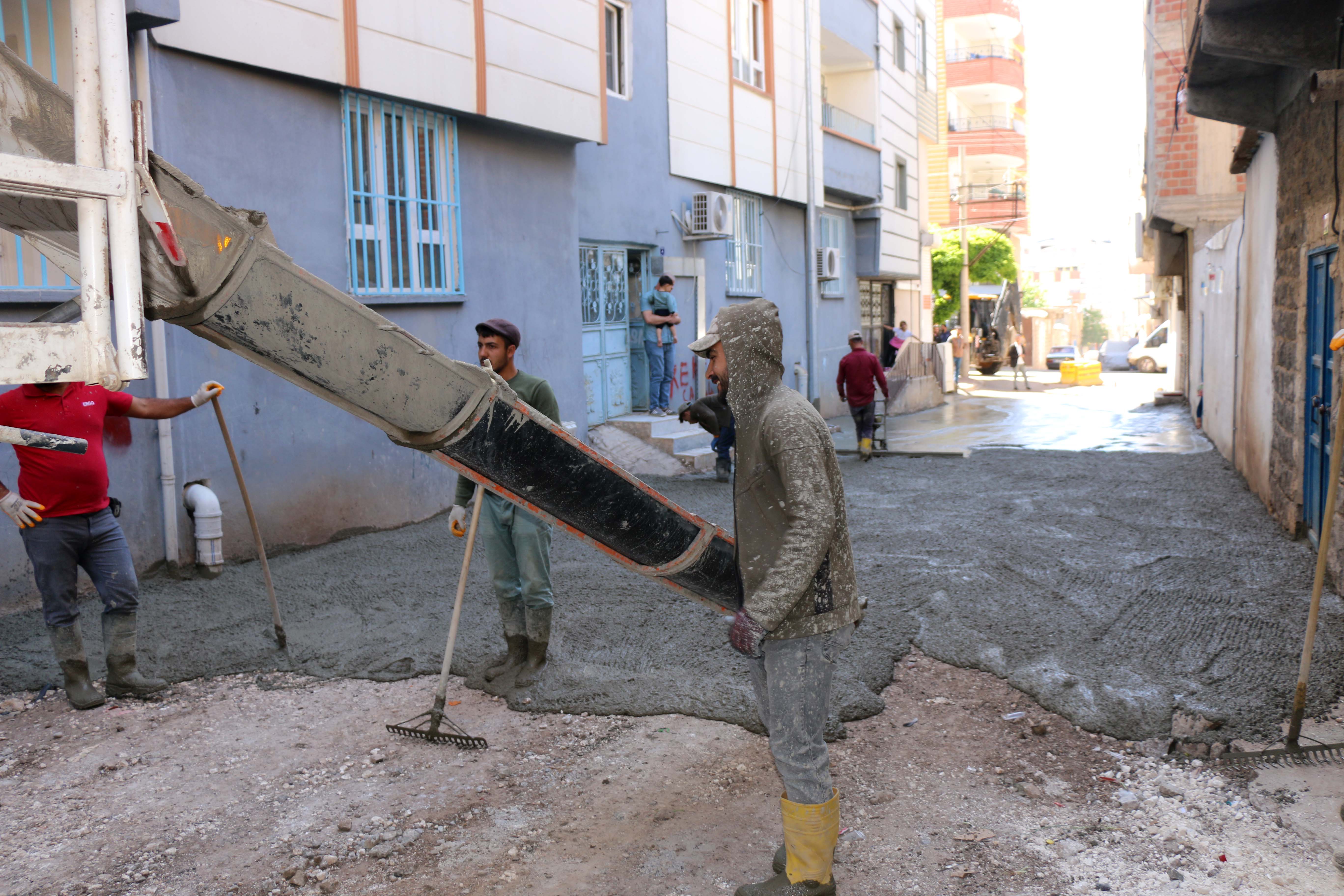 Siverek’te sokak ve caddelerde yenileme çalışmaları;