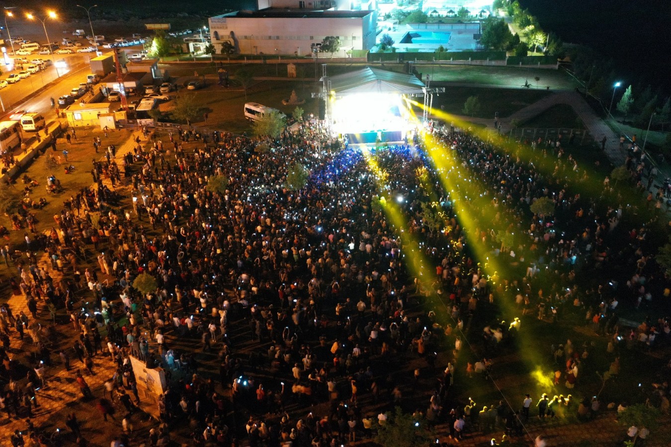 Karadeniz fırtınası Urfa’da esti;